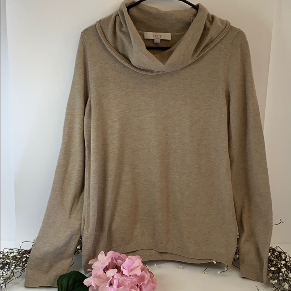 Loft Sweater women’s Large Tan